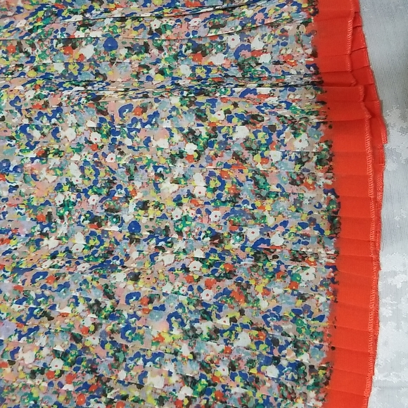 NWT American Eagle Accordian Pleated Floral Skirt Sz0 - Picture 2 of 3